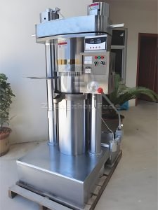 What oil is commonly used in hydraulic presses ...