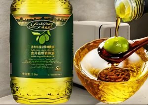 Olive oil equipment of different scales